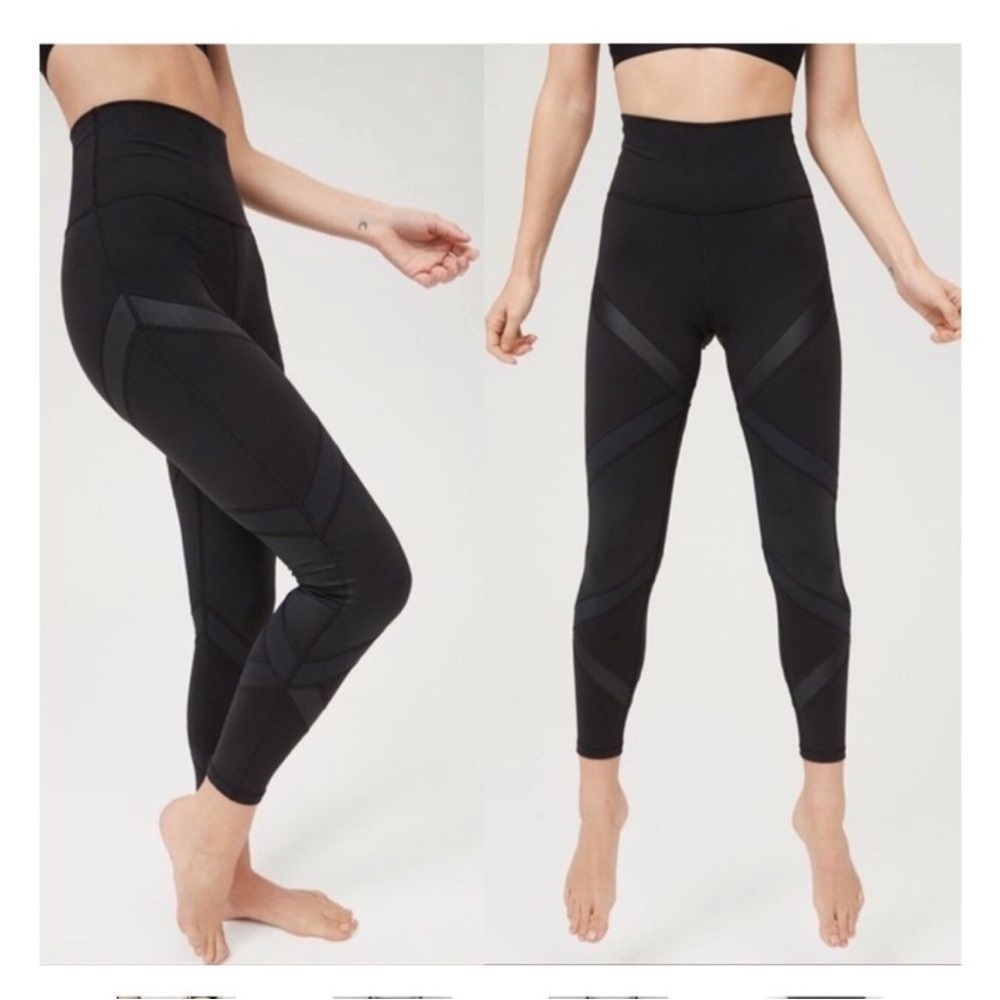 Offline by Aerie Black The Hugger High Rise Strap Leggings Size Medium